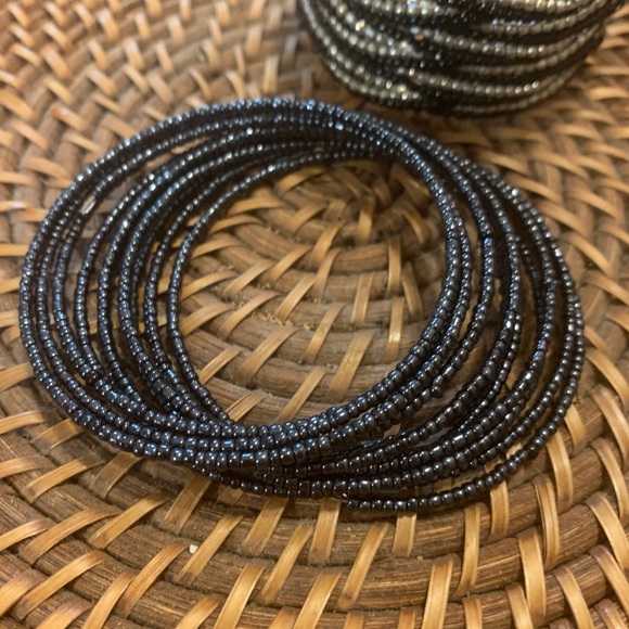 🐞2 for 30🐞 Black and Silver Bangle Set - Picture 3 of 4